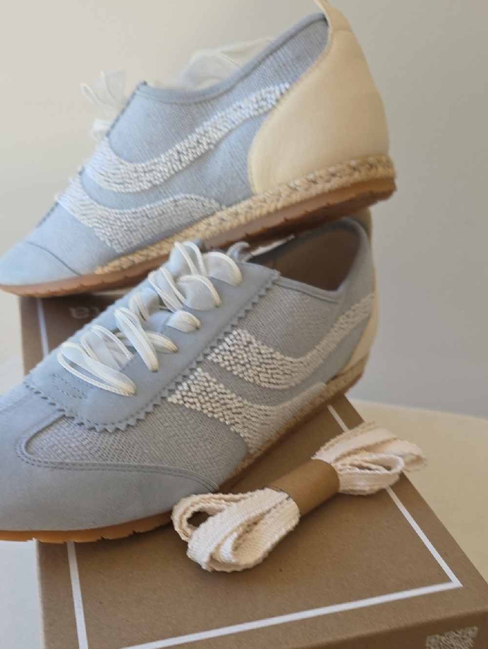 Dolce  Vita Dream Bead Light Blue Casual Lace-Up Women's Sneakers